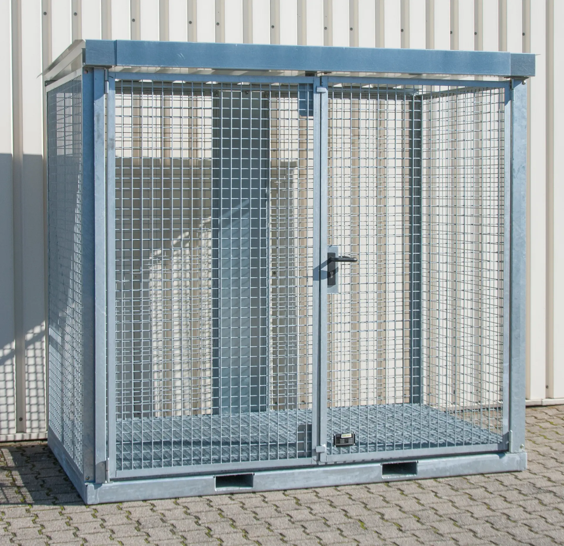 Gasflaschen-Container GFC-E/G M3, feuerverzinkt von BAUER Südlohn
