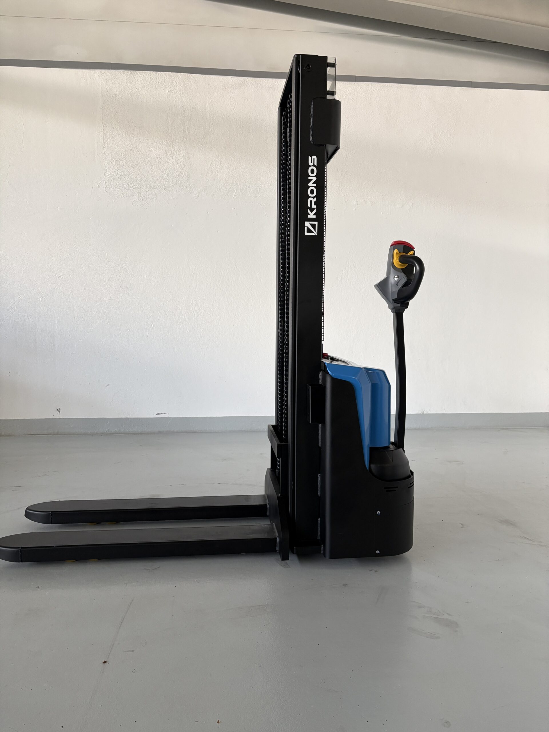 Elektrischer Hochhubwagen 1,2 t - Lithium - KRONOS HH Eco 12 – Bild 4